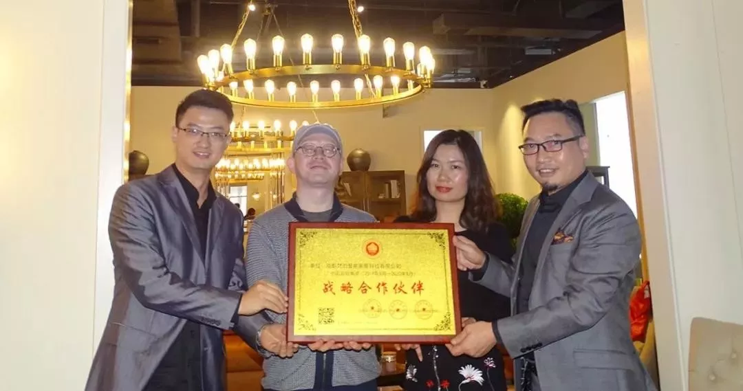 中国晶鲲鹏奖战略合作伙伴设计赋能签约仪式圆满召开—博猫登录首页
“大家居·设计周”(图9) 中国晶鲲鹏奖战略合作伙伴设计赋能签约仪式圆满召开—博猫登录首页
“大家居·设计周”(图9)