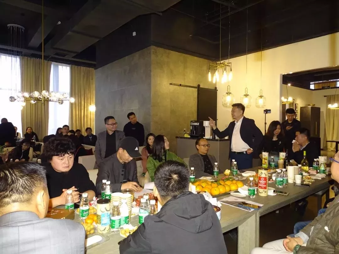 中国晶鲲鹏奖战略合作伙伴设计赋能签约仪式圆满召开—博猫登录首页
“大家居·设计周”(图11) 中国晶鲲鹏奖战略合作伙伴设计赋能签约仪式圆满召开—博猫登录首页
“大家居·设计周”(图11)